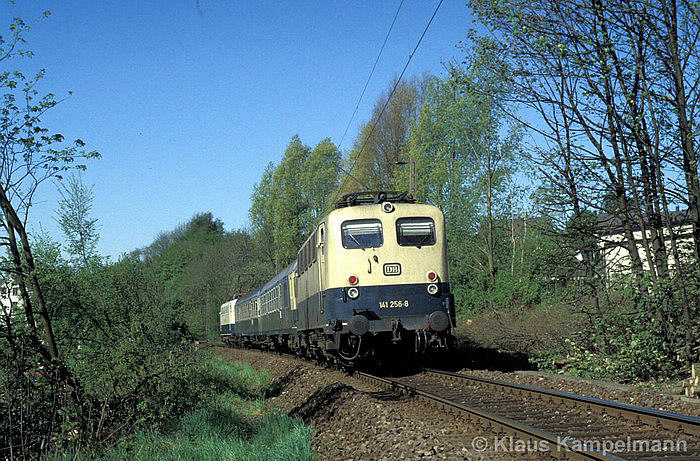 141-451+256_Iserlohn_3-5-1990_KKampelmann_CR_